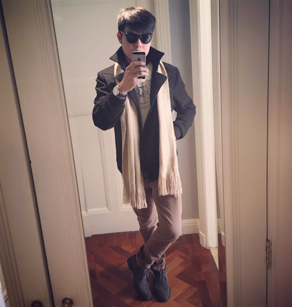 vixaysuk's tweet photo. #Creed #RayBan #CarTier 😘😎 https://t.co/KlW4AIzWTe