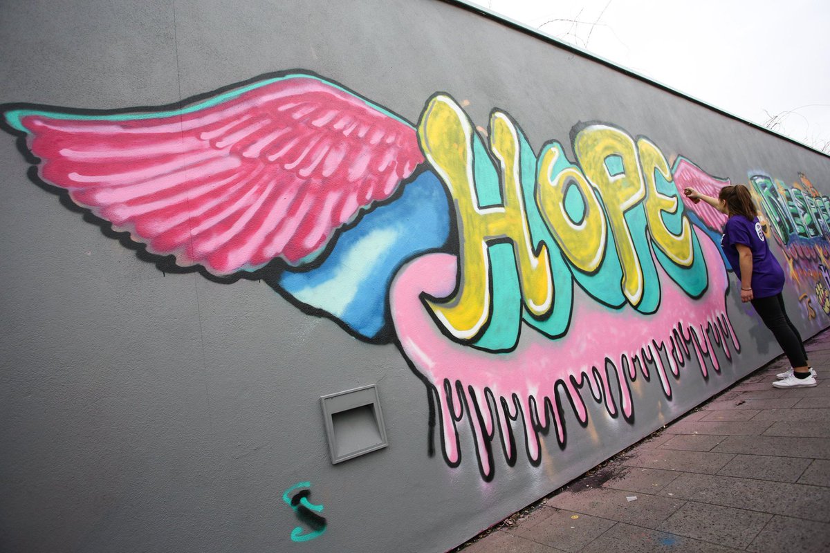 Jamoo1987's tweet image. A huge happy 2nd birthday to @TheWayYouthZone! It was such a pleasure help launch this awesome charity that helped over 4,400 young people in its' first year alone. Here are some of my fav memories: ordering 30 pizza's on opening night, our #supermoon pic and my fave pic #HOPE