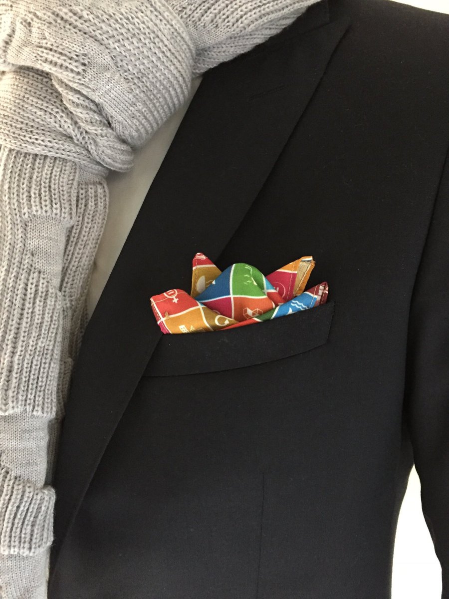 Naar het nieuwjaarsevent <a href="/MVO_NL/">MVO Nederland</a>? Dan ga je duurzaam gekleed toch? Omdat we blij zijn met onze klanten hebben wij een leuk presentje voor ze. Dus trek aan je <a href="/DutchSpirit/">DutchSpirit</a> pak of colbert! #NextGenerationSuits  #samenmakenwedetoekomstmooier #NE18