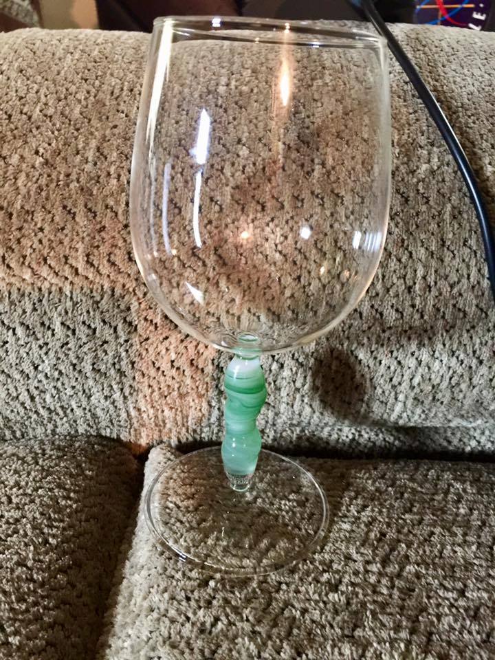A beautiful student wine goblet from one of our recent classes! 

What do you think?

We now offer classes all day Monday - Saturday!

Escape the cold this weekend by becoming a glass artist!
