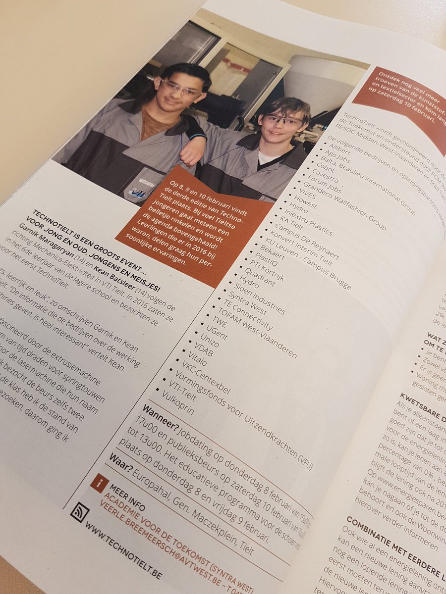 AnnickDW_TRAVI's tweet photo. Stuurgroep #technotielt @StadTielt veelbelovend concept 4 uitzenders klikken aan @VFUFFI ontvangt studenten #testyourselfie https://t.co/CzuCnfF3Ih