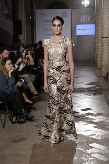 La #invitadaperfecta de 2018 no vestirá de color tras ver <a href="/AM_modadelSur/">Andalucía de Moda</a> -> jovenesytendencias.wordpress.com/2018/01/16/las… #tdsmoda cc <a href="/felipeduquedsgn/">Felipe Duque Design</a> <a href="/julianortizss/">J U L I A NO R T I Z</a> <a href="/apostigo_/">𝐀𝐋𝐄𝐉𝐀𝐍𝐃𝐑𝐎 𝐏𝐎𝐒𝐓𝐈𝐆𝐎 ▪️Novias</a> <a href="/ivan_campana/">Ivancampaña</a> #moda