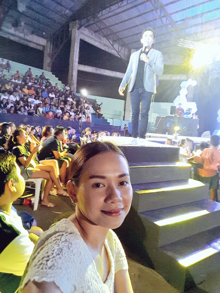queenjennybeee's tweet photo. Bahala wa ko nimo pansina bsta kay importante makita lang ka @Medyomaldito charrrrowt iring gilaygit 😅😅😅 #vinenation https://t.co/TF07Ci1QHl