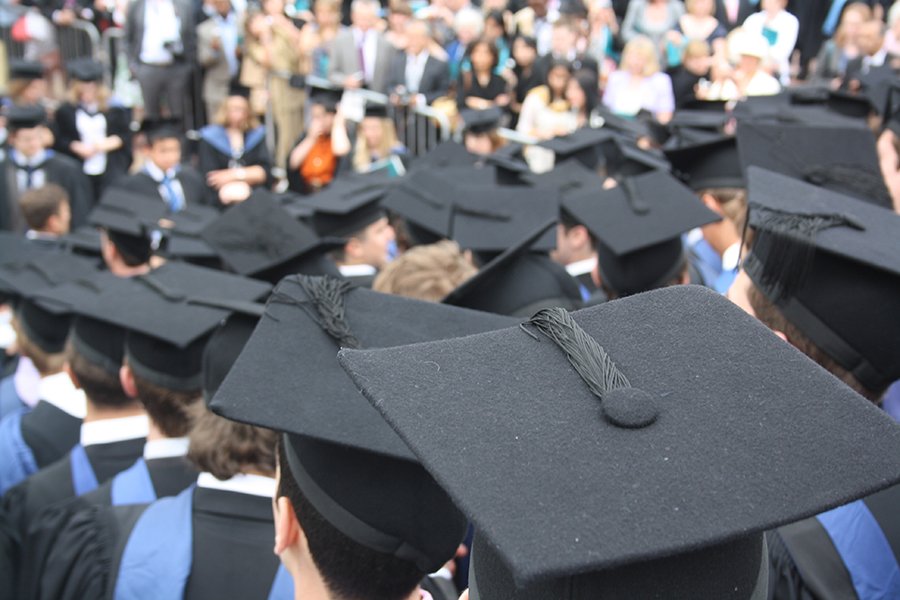 Friends/family who can't attend graduation can watch the ceremony via our live stream 👩‍🎓👨‍🎓💻😃👏 #warwickgrad warwick.ac.uk/services/acade…