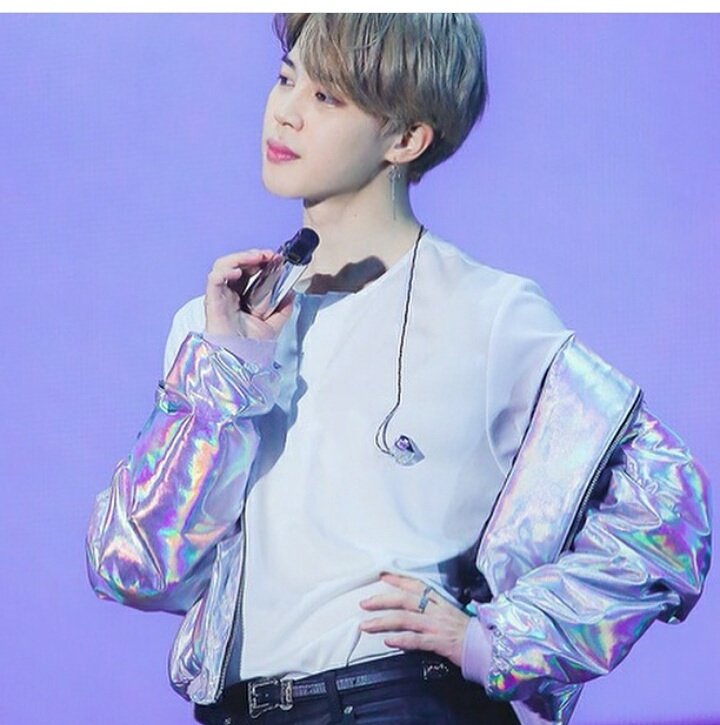 geniusyoonji's tweet photo. That one diva in every school that has all boys drooling over her #jimin https://t.co/daI31jq62a