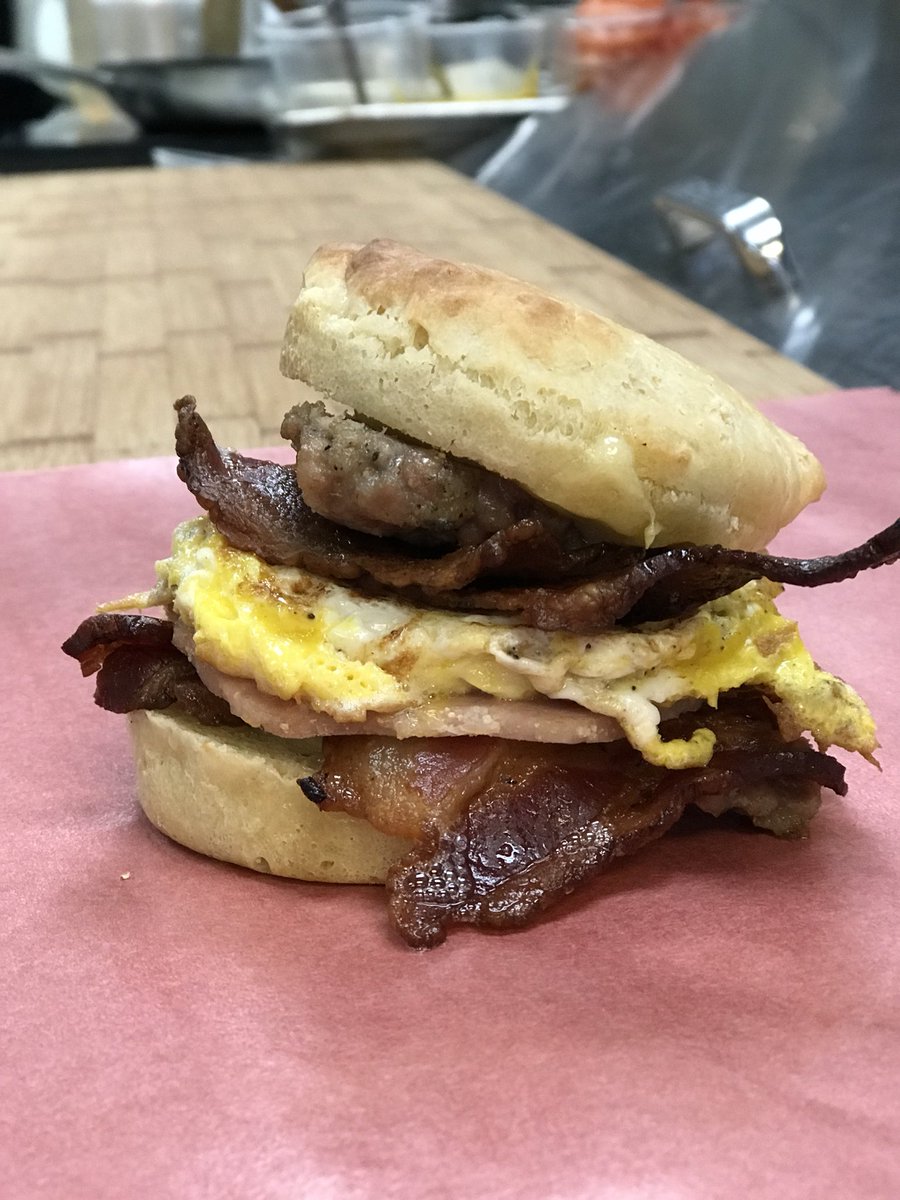 Eat at Bench Kitchen tweet media