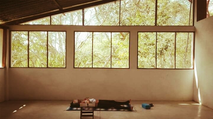 #Únete #Yoga sin estrés, son competencia #Yoga con atención, compasión y amabilidad para ti mismo. Jueves 10:15 am en <a href="/parquelaceiba/">Parque La Ceiba</a>.Tu eliges cuanto puedes pagar. #Savasana_Cadaver