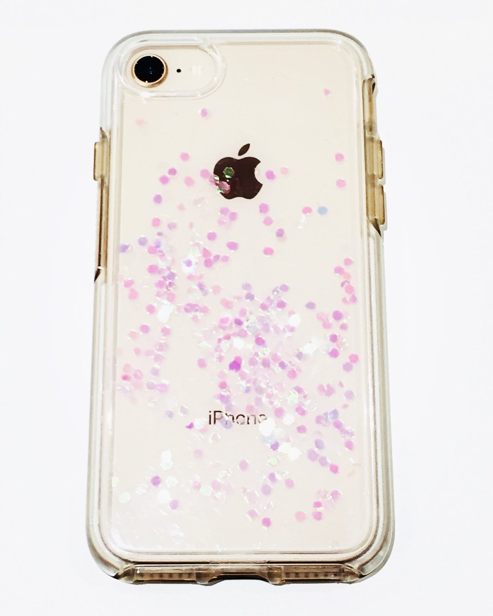 queenmidasdc's tweet photo. iPhone 8 + Otterbox + glitter ✨
#iphone8 #otterbox #apple https://t.co/JuozYPAErR