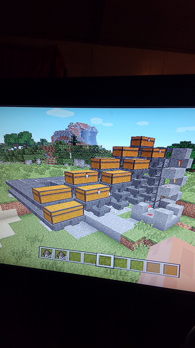knappy260's tweet photo. And yes, I did fix the chests. All this for 6 furnaces... https://t.co/LJxzVyNs7q