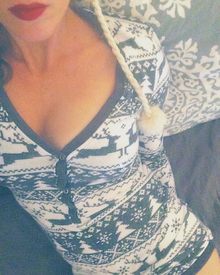 gdnightelizbeth's tweet photo. Same, puppa...Eernight. 
#allupinit #undacovuhs #onesies
https://t.co/OyOxQpaCr1 https://t.co/ltM5cNEh78