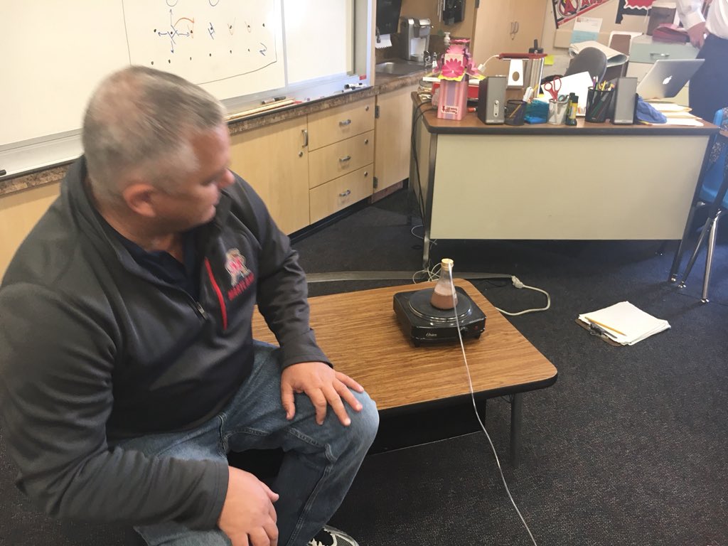 rusdkids's tweet photo. @killianschool teacher Mr Pryor finds a way to include chocolate into the science learning! #greatcombination #attentiongetting #WeAreRUSD @_JulieMitchell_ @thealy12 @karynformano https://t.co/y0lY5kz0kM