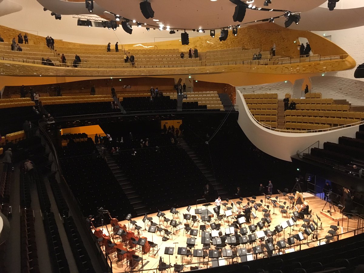 Faustine2404's tweet photo. @patadit à la @philharmonie... 🎼 Culture en musique 🎶#philharmonie #paris https://t.co/CbZEHnHJ5N