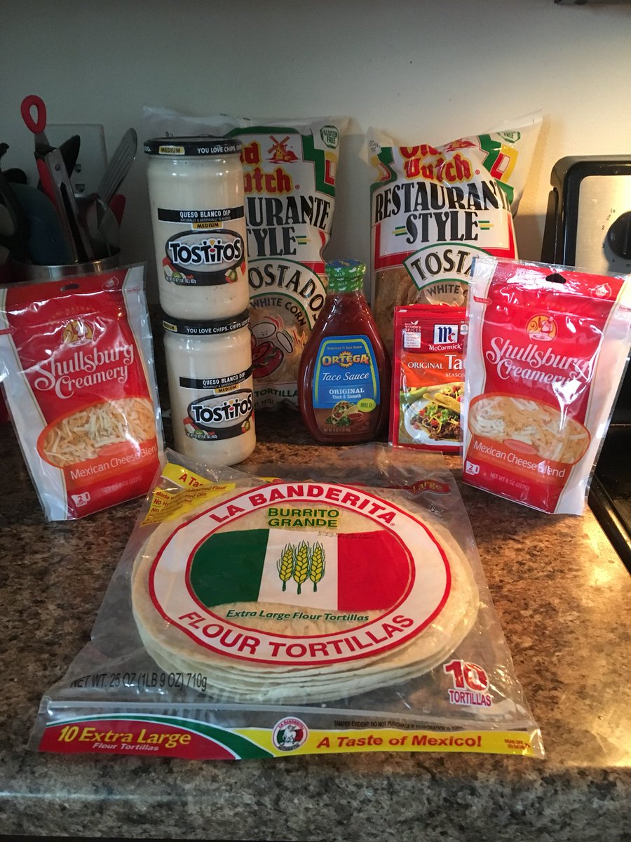 UIUTacoTuesdays's tweet photo. After a short term absence, we’re back! The Crock Pot is fired up and ready to go! Come enjoy some delicious chicken and beef tacos courtesy of the finest establishment in town #107TacoTuesdays 🌮 https://t.co/8peLpT5d1V