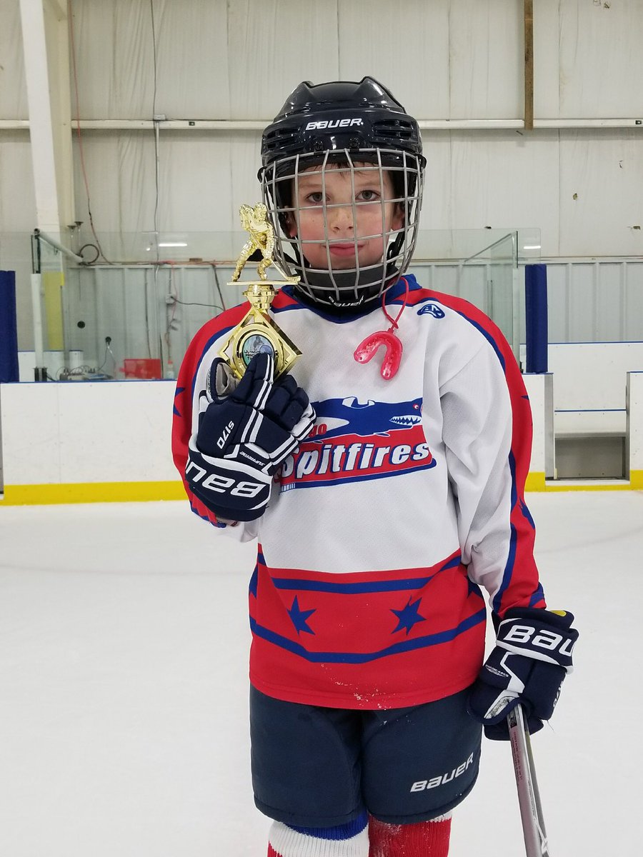 johnnysicehouse's tweet photo. Mite 4 @chicagojetsclub takes home the Dells WaterPark Classic Championship over the weekend. Great job team! https://t.co/M1mWyyN4uc