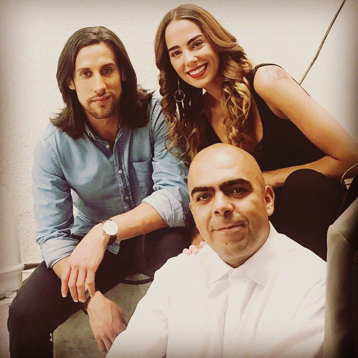 alarconalan_'s tweet photo. Hoy hay nuevo capítulo de la serie El Canal por @tvtelehit 9:30 p.m.
Y les dejo el link del segundo capítulo para que se vayan poniendo al corriente
https://t.co/Xyzn8LxCX5
#ernie #jacky #paps #comedia #comedians #FelizMartes https://t.co/oYkWDbpYpL