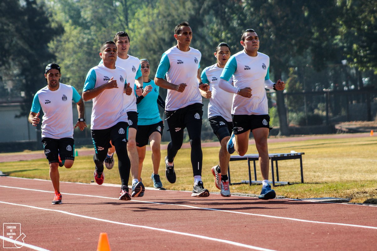 CArbitrosMX's tweet photo. De igual manera, árbitros centrales de ambas categorías presentaron sus pruebas físicas este día. https://t.co/vq7oiICwji