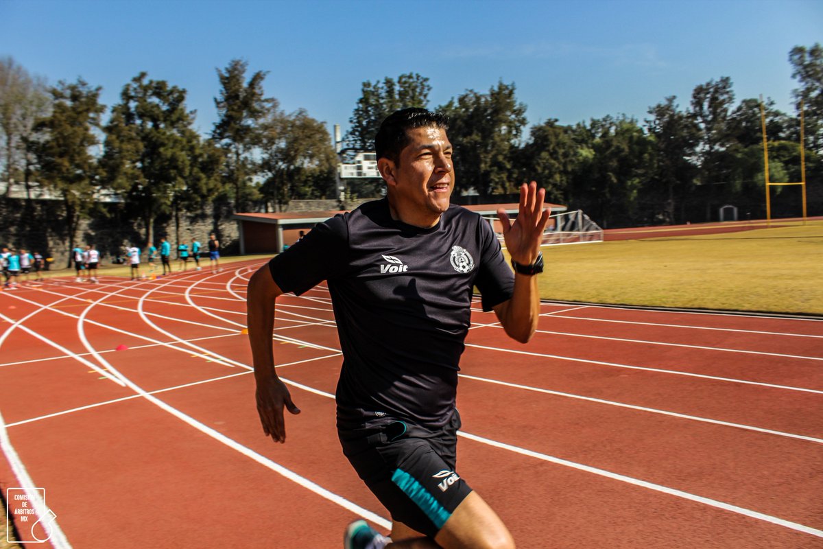 CArbitrosMX's tweet photo. De igual manera, árbitros centrales de ambas categorías presentaron sus pruebas físicas este día. https://t.co/vq7oiICwji