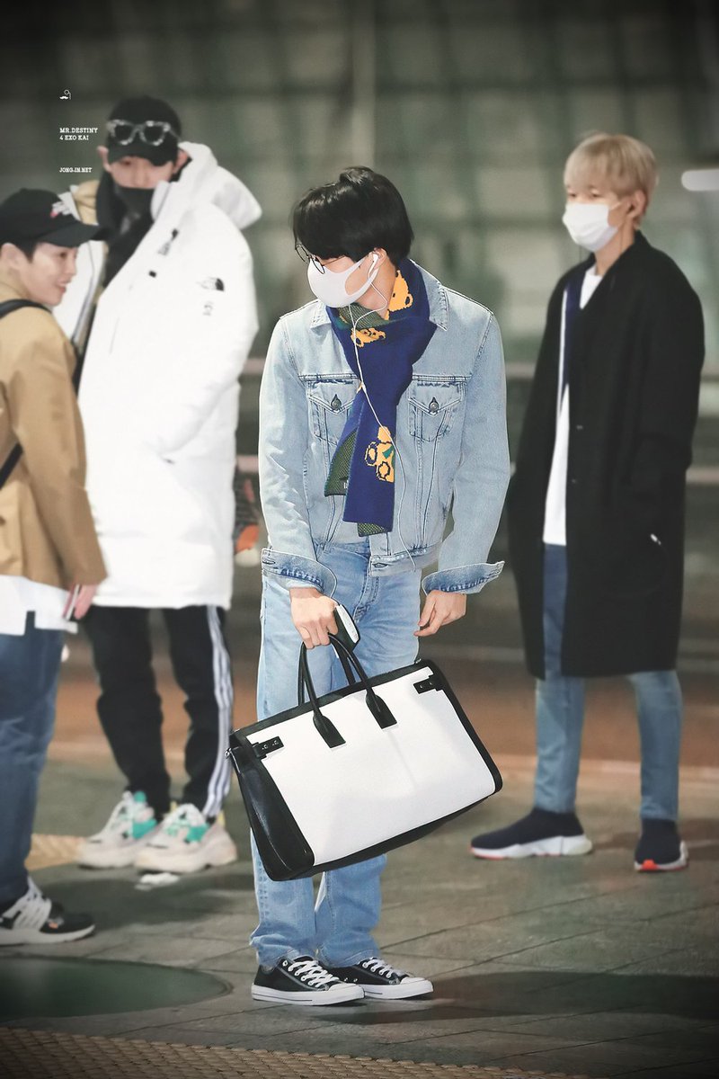 ⠀⠀⠀⠀⠀⠀⠀⠀⠀⠀⠀⠀⠀⠀⠀⠀
⠀⠀⠀⠀⠀⠀⠀❪ seoul 🛫 dubai ❫⠀
⠀⠀⠀⠀⠀⠀⠀⠀     ✰ ㅡ 카이 

EXO-L, baştan aşağı ayıcıklar ile kuşatılmış Kim Nini hoşunuza gitti mi? Chanyeol hyung kötü göründüğümü söylese bile tek yaptığının kıskançlık olduğunu anlaması gerek. ㅋㅋㅋ