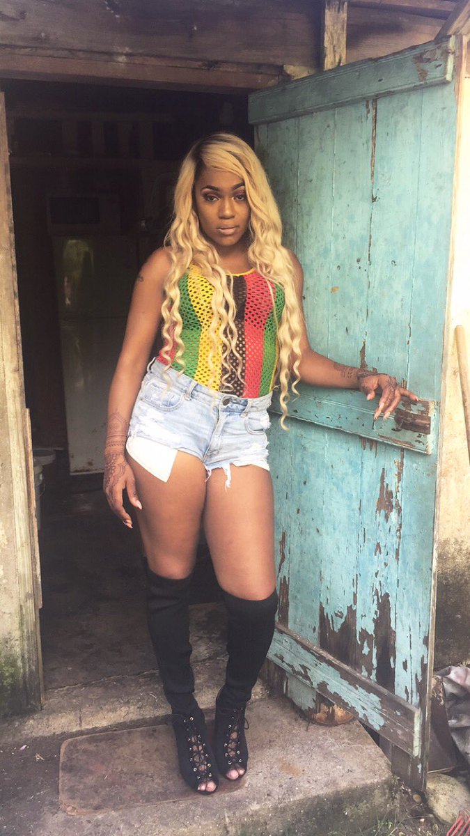 latoyajanemusic's tweet photo. I WANT TO BE FREE video shoot🎈
🎥: @istylepeople 
makeup: @jolee_pretty 
hair: @mybundlebar 
henna: @umm.kareem 
#WantToBeFree #Everything #Grown #NEW #EP #Toronto #US #JA #Worldwide #International #Artist #Musician #Songwriter #Dancer #QuadrupleThreat #Music #Song https://t.co/XCAV03fSf1