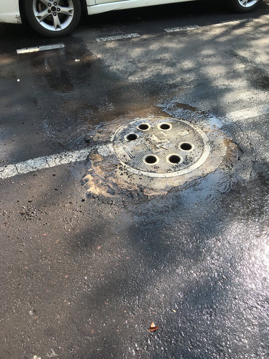 guein's tweet photo. Fuga en corregidores 823-b @MHcesac @delegacionMH @FugasAguaDF https://t.co/yl3hG5ZTOz