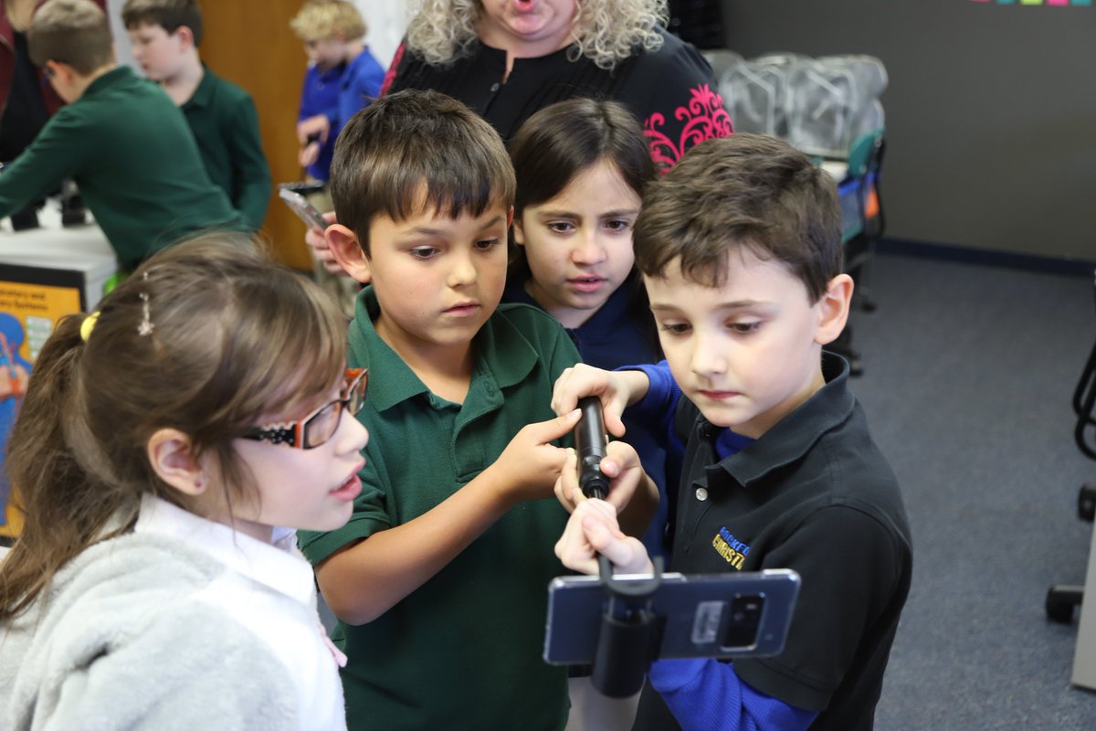 RockfordC's tweet photo. Exploring the world with Google Epeditions AR. Thanks Google.  @googleforEdu #ExpeditionsAR https://t.co/TxqUH7QtY1