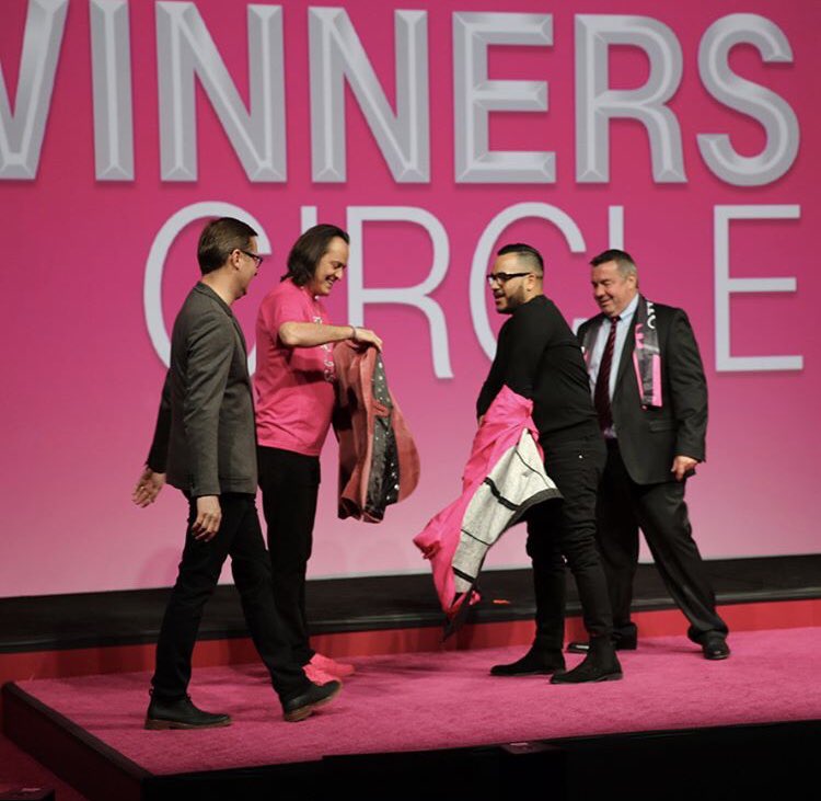 SwagzillaJF's tweet photo. Winners Circle 2016 #Vegas #MobileExpert #Back2Back https://t.co/EaRA6FCqbL