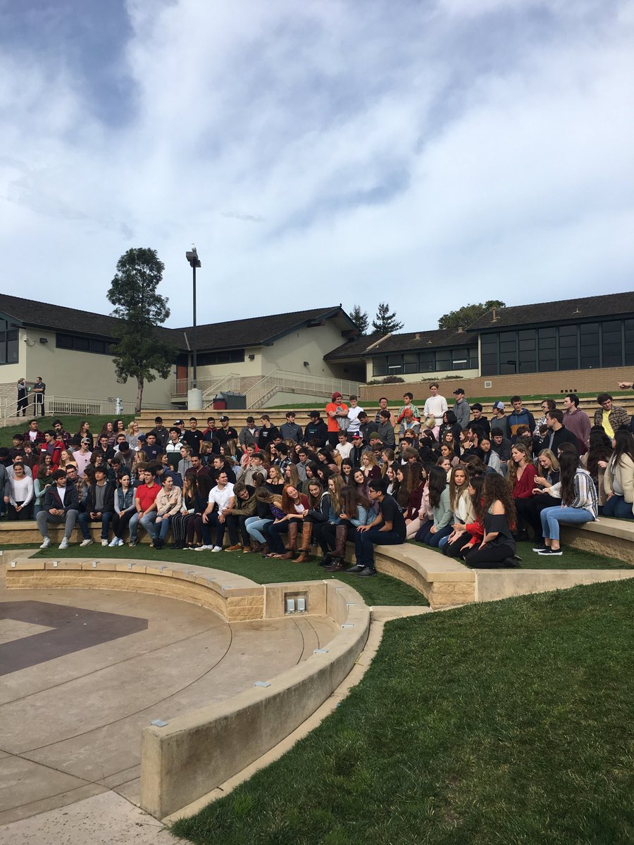 PadreBobCHS's tweet photo. Thanks Cooks! Class of 18 Senior Panoramic Photo! #cooksphotography https://t.co/BEE9JNfybW