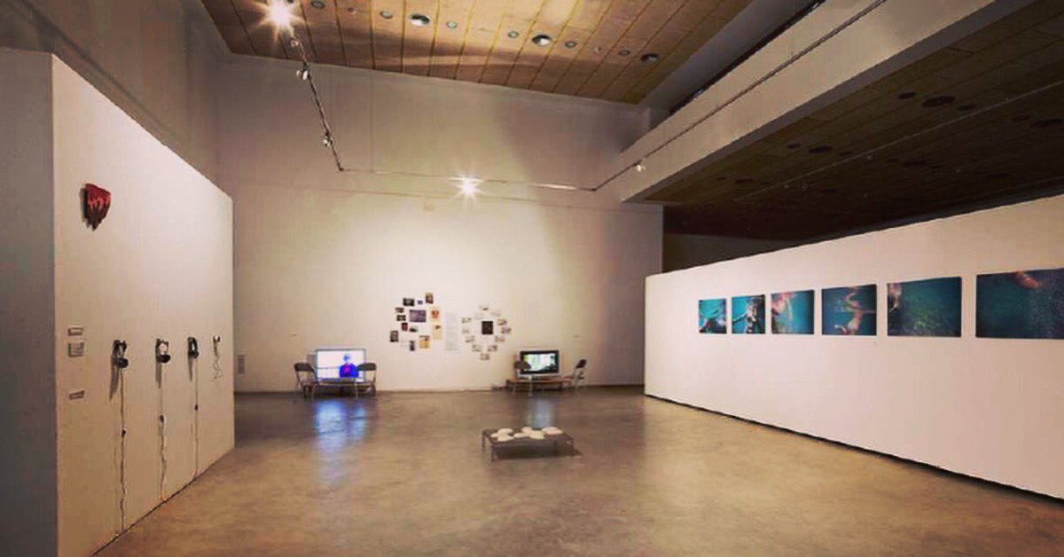 centreartlopati's tweet photo. Aquest dissabte a les 18h. clausurem l'exposició "Llotes i torbes" de Mari Chordà, presentem el catàleg de l'exposició i fem taula rodona entorn a la biòloga Lynn Margulis amb la intervenció de Ricard Guerrero, Mercè Piqueras, Montse Vallmitjana i Carme Puche.
#viuamposta #lopati https://t.co/gl0PkJIF2c