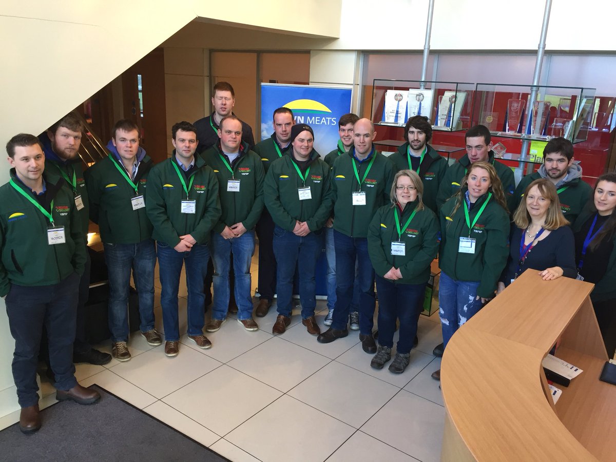 Our young farmers on the <a href="/MacraSkillnet/">MacraSkillnet</a> Young Beef Farmer Sustainability Programme with <a href="/dawnmeatsgroup/">Dawn Meats</a> received a great reception <a href="/DunbiaGroup/">Dunbia Group</a> in Cross Hands in Wales #YoungFarmers #YBFSP