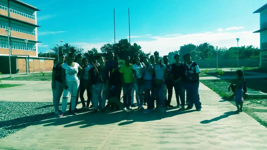 EldrakulaDeCs's tweet photo. Hoy Seguimos En La Lucha   Por Un Trabajo Digno En Nuestra Escuelas  Vamos A Vencer Por Que Somos Los HIJO DE CHAVEZ        "CIUDAD SOCIALISTA LOS AVIADORES" MAS FIRME QUE NUNCA PALANTE https://t.co/VZBBBR23wh