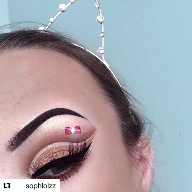 mademoisellelas's tweet photo. Classic nude cut crease with a little extra fun with our @mademoisellelash Tina Lashes. https://t.co/BpRYSan0O6 .
.
.
#mademoisellelash #makeup #makeuplove #amazing #eyemakeup #eyelashes #lashes #beautiful #makeupjunkie #makeupgeek #makeupmafia #makeupf… https://t.co/sc3rjBF38R https://t.co/JObUF6bsGL