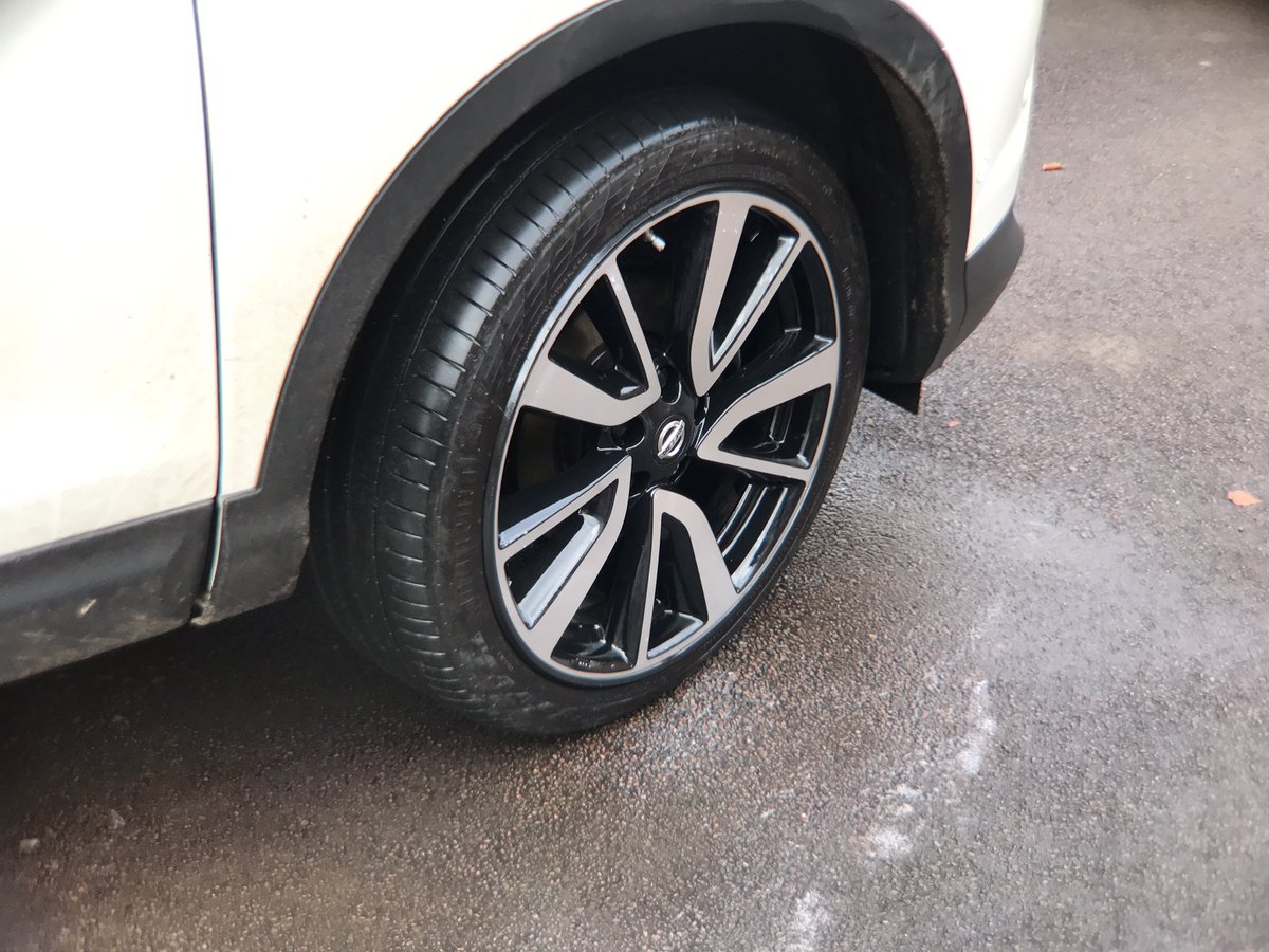 MotorSplash_'s tweet image. Nissan Qashqai in for a set of original Alloygators #Alloygator #Nissan #Cheltenham