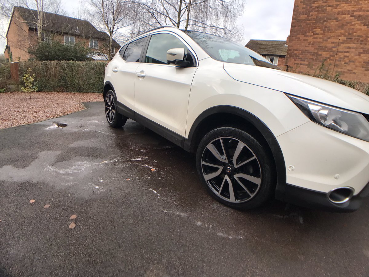 MotorSplash_'s tweet image. Nissan Qashqai in for a set of original Alloygators #Alloygator #Nissan #Cheltenham