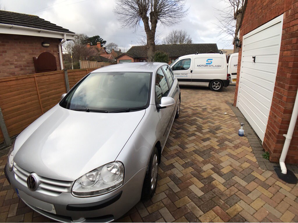 MotorSplash_'s tweet image. Volkswagen Golf also in for a mini valet and wax.  #Valeting #Cheltenham #Gloucester #Golf