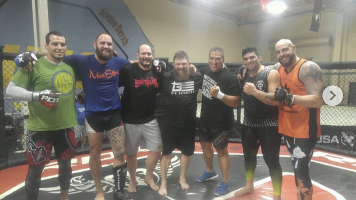 knockoutradio's tweet image. Find the @apemanstrong in this photo