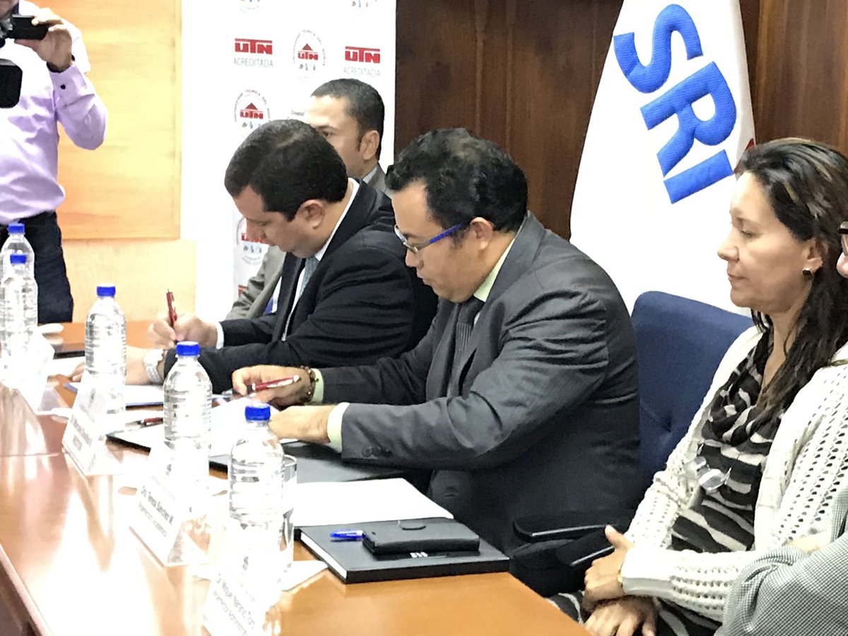 UTN_Ibarra's tweet photo. En @UTN_Ibarra se firma importante convenio con @SRIoficialEc para constituir el Núcleo de Apoyo Contable y Fiscal e impulsar la formación en temas económicos en nuestra casona de estudios. https://t.co/Atclb5YoQ9