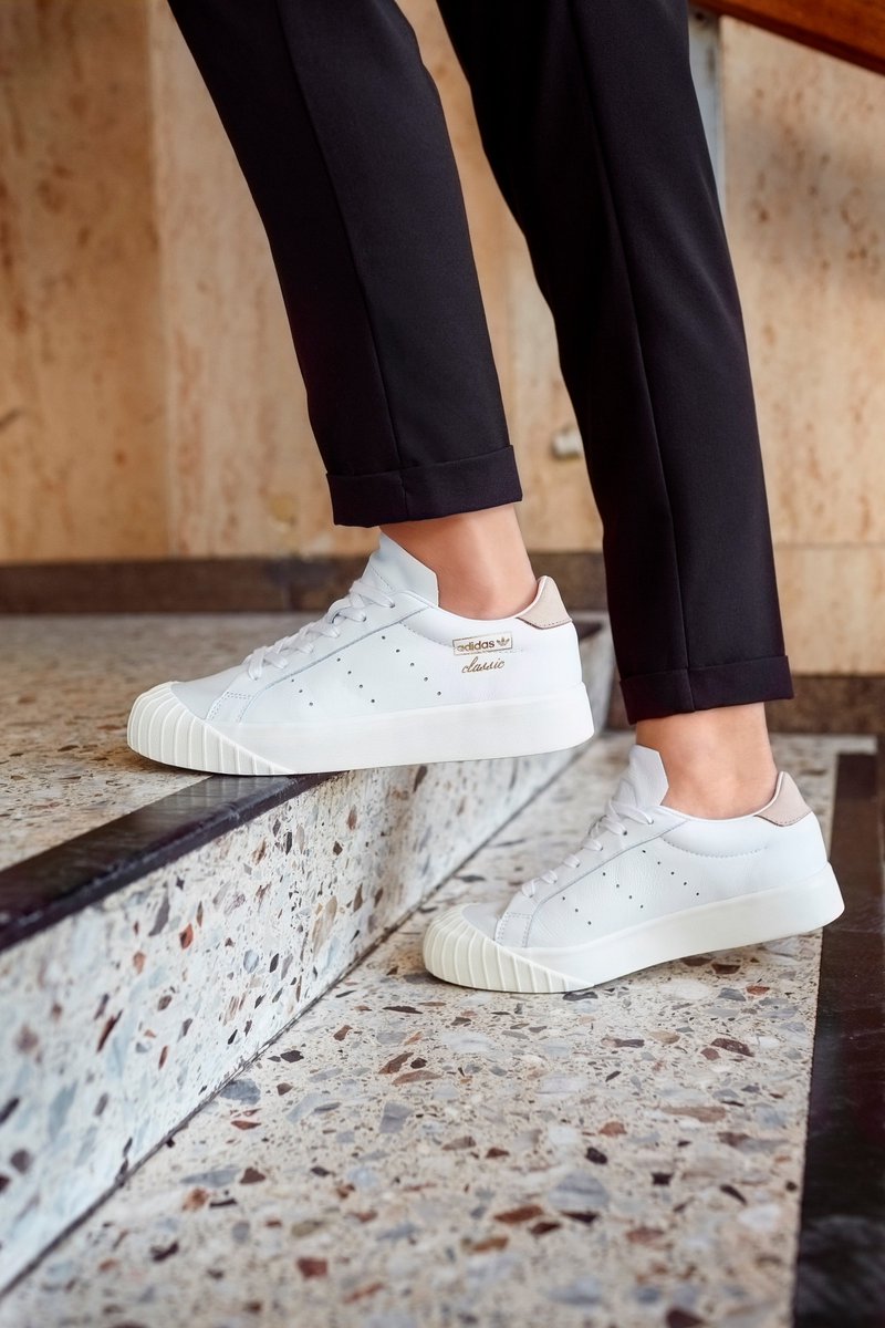 brkicks's tweet photo. adidas Originals introduces a new women's silhouette — the #EVERYN
January 24 https://t.co/phcinkblGE