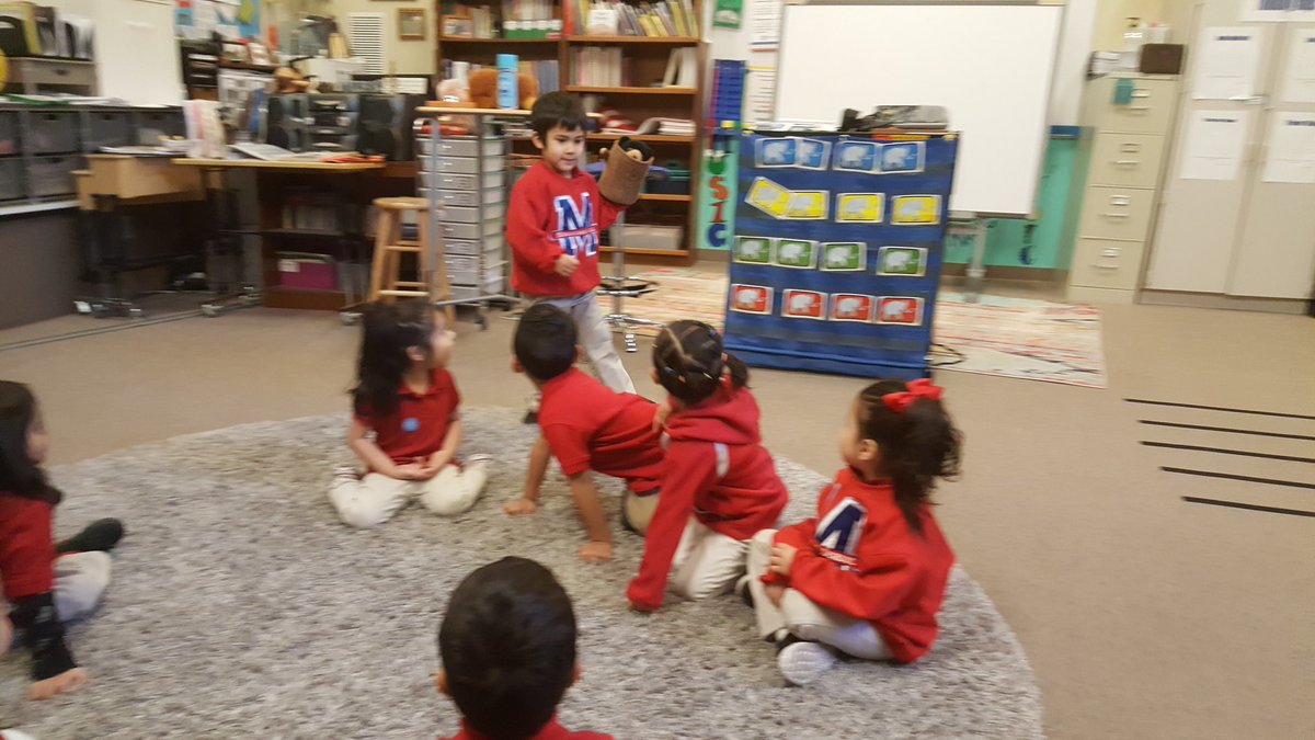 inroom412's tweet photo. Momentous 3 year olds singing "Grizzly Bear" circle song. #msoctx https://t.co/EfUBMXHK2d