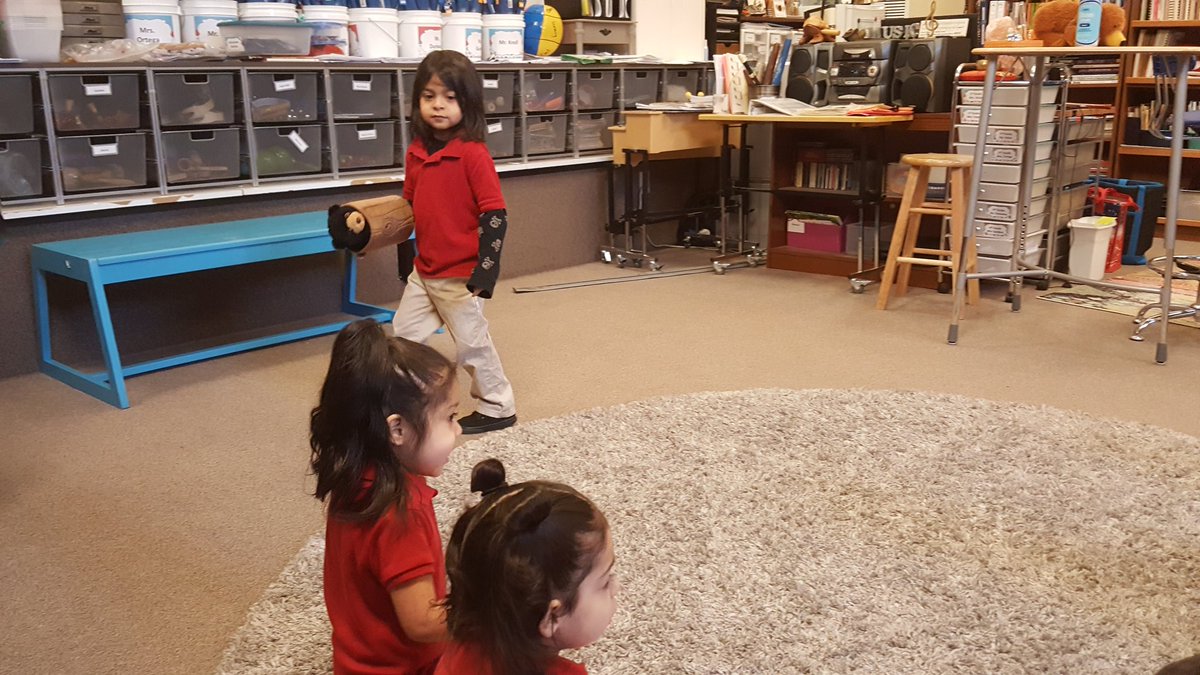 inroom412's tweet photo. Momentous 3 year olds singing "Grizzly Bear" circle song. #msoctx https://t.co/EfUBMXHK2d