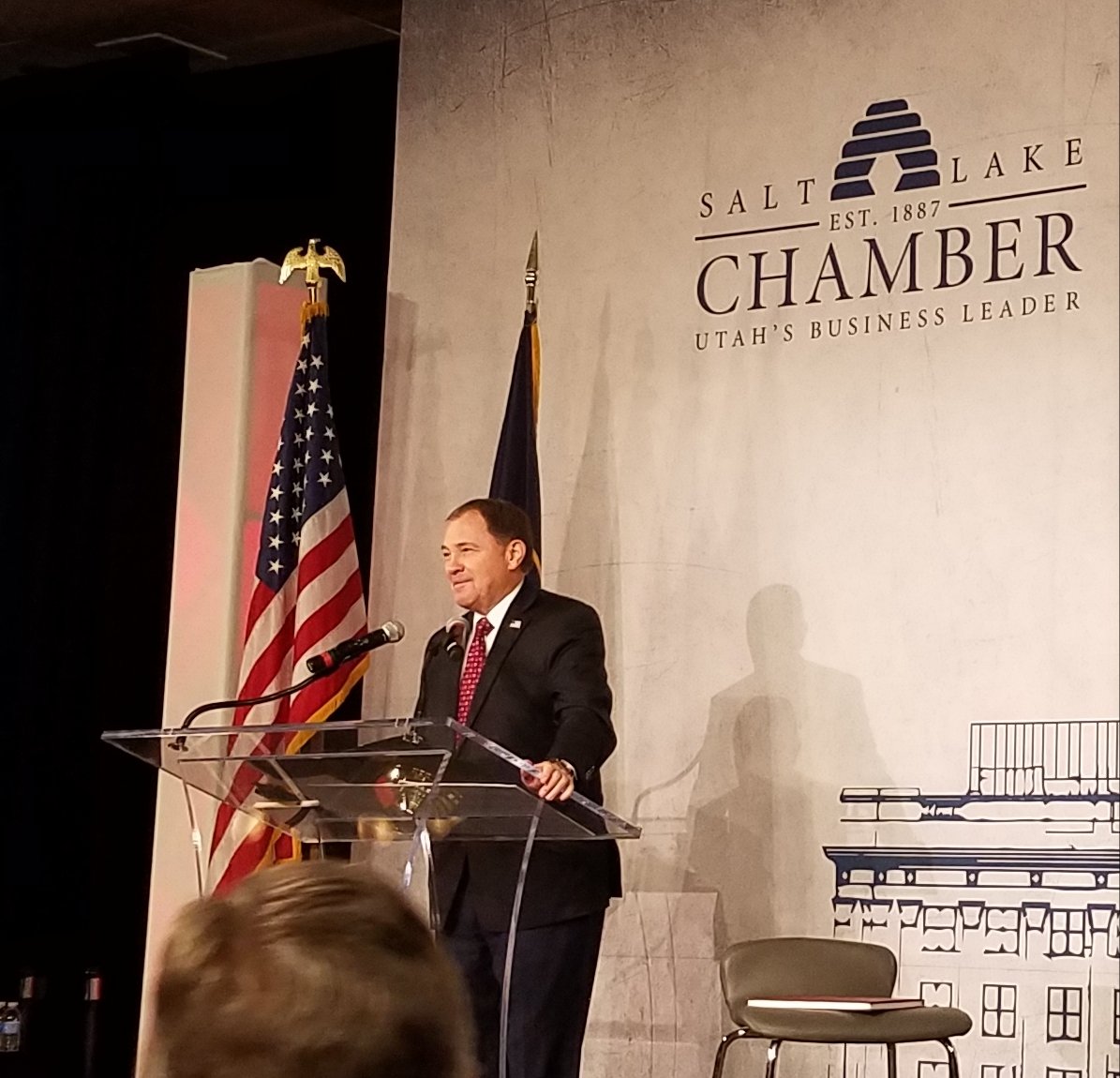 vchecketts's tweet photo. The business community appreciates the strong partnership between @GovHerbert & @saltlakechamber #utpol #uteo https://t.co/ZP6qT95GHy
