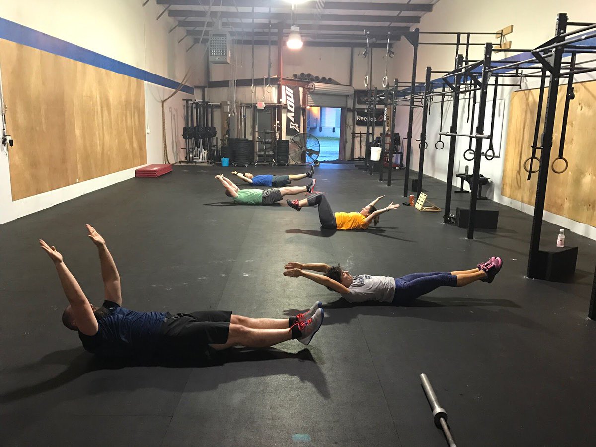 ScruffyCityCF's tweet photo. The cold and snow can’t stop us from thinking about #BeachSeason! Never stop working on that core strength! https://t.co/waqBlDTov4