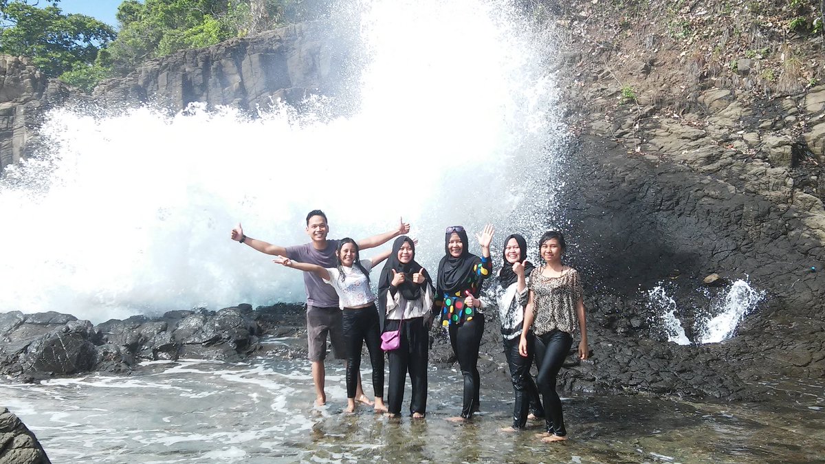 Ini adalah semburan Air laut di Laguna Gayau, Teluk kiluan Tanggamus Lampung #IniPesonaKita #VisitWonderfulIndonesia