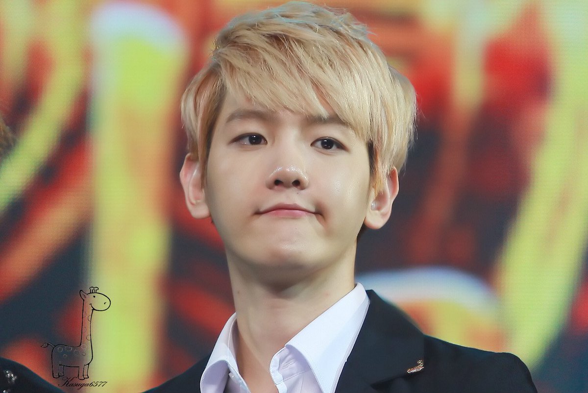 Baek_Argentina's tweet photo. [Random] 180118 https://t.co/BVhjXK8nKM BaekHyun no envejece | @weareoneEXO #iHeartAwards #EXOL #BestFanArmy... https://t.co/9PElndS4Zj