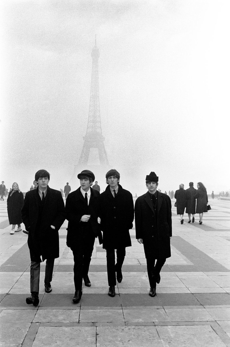#OTD #1964, whilst in Paris, The Beatles hear that `I Want To Hold Your Hand' has reached No.1 in the USA. Listen: gnikn.us/2xaRe8v