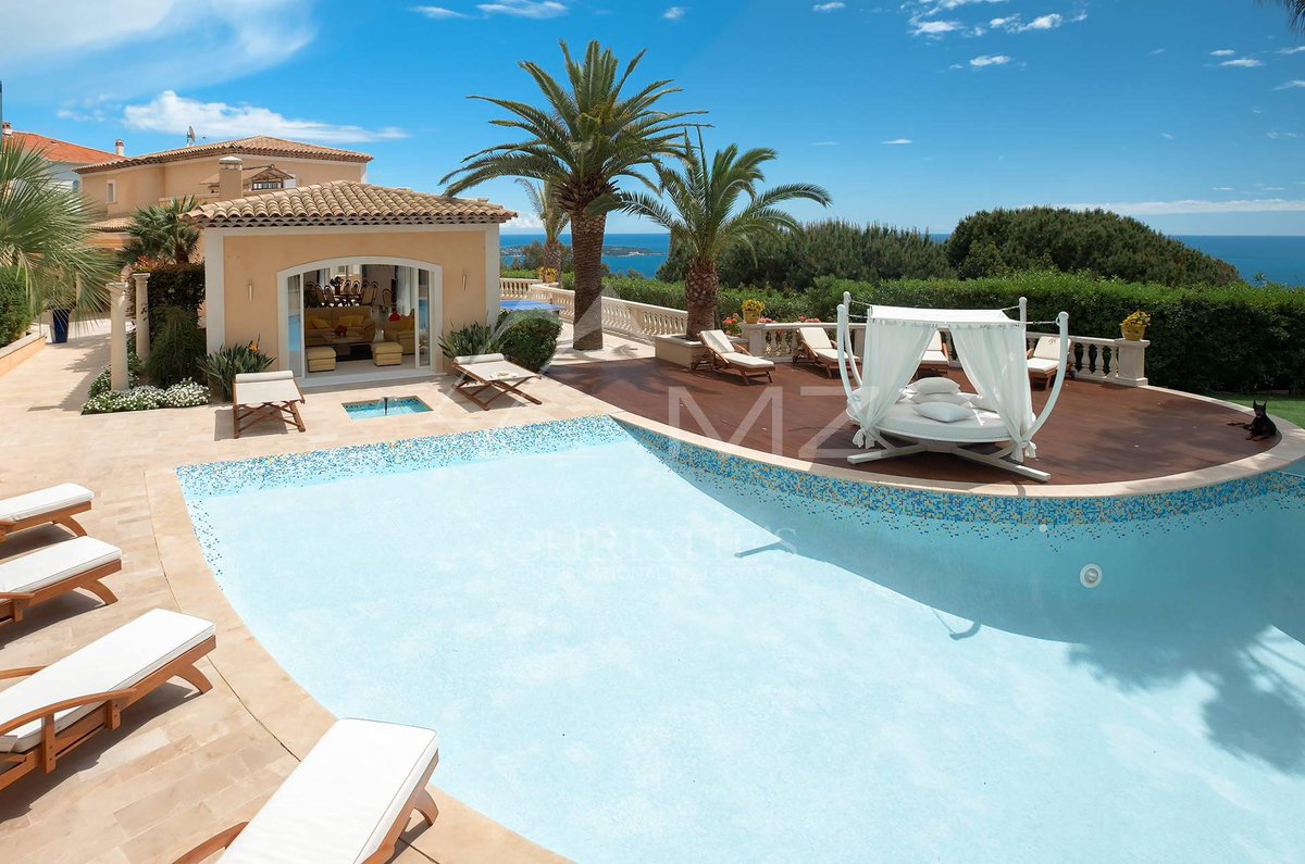 Michael_Zingraf's tweet photo. #Rent #FrenchRiviera #SuperCannes #NeoProvencal #Villa #SeaView #LuxuryRealEstate
Full story here: https://t.co/aRzqCOumtX https://t.co/7jaKe18bys