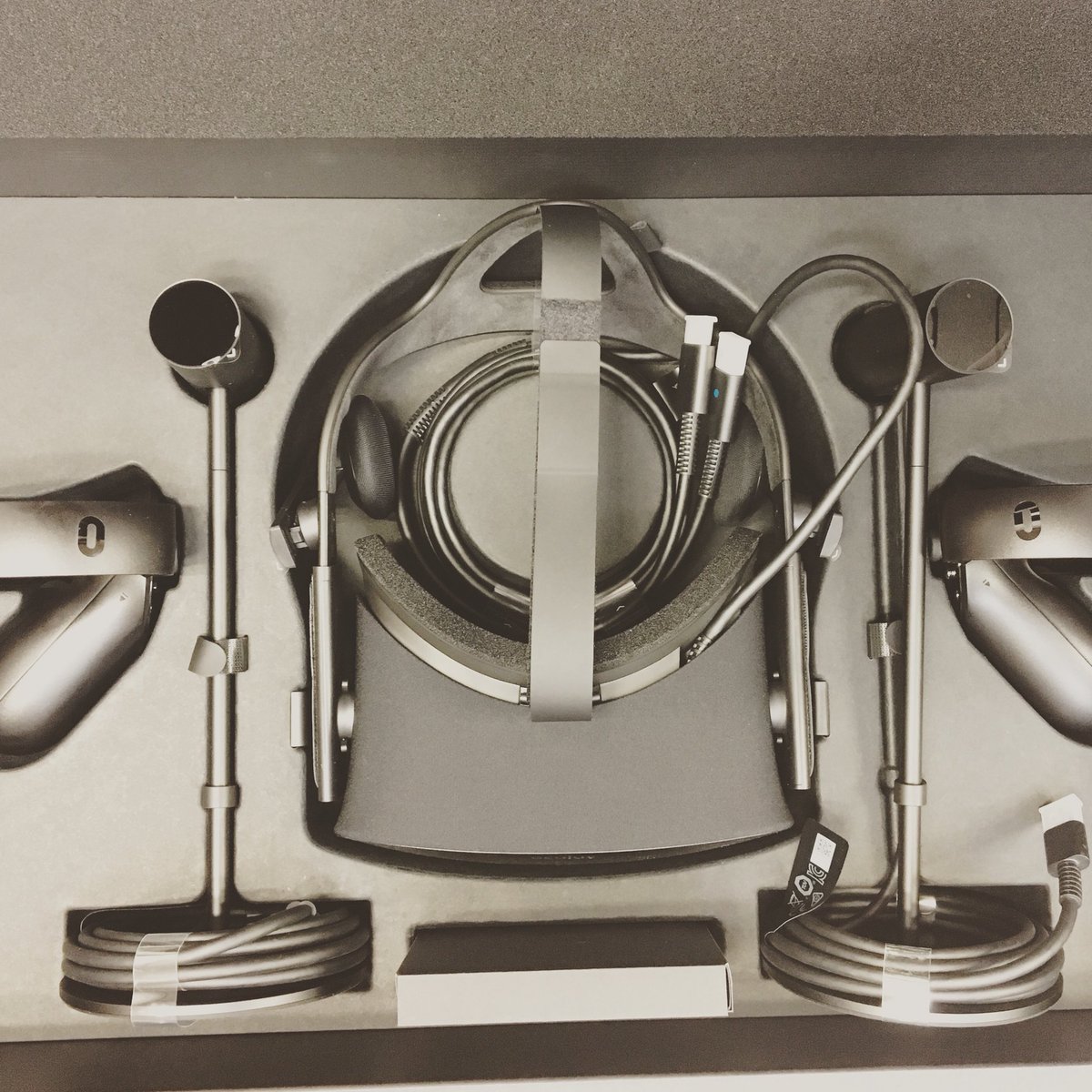 amywright_92's tweet image. New toy @UoWSport for some exciting psychology research/for us kidz. Good job setting it up @RussellDiscombe #occulusrift #psychologyresearch