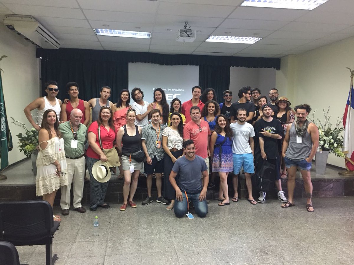 Encuentro de las Compañías de Teatro participantes de #Fitza2018 en la Universidad Santo Tomás 😍. Pueden ver toda la programación en fitza.cl!