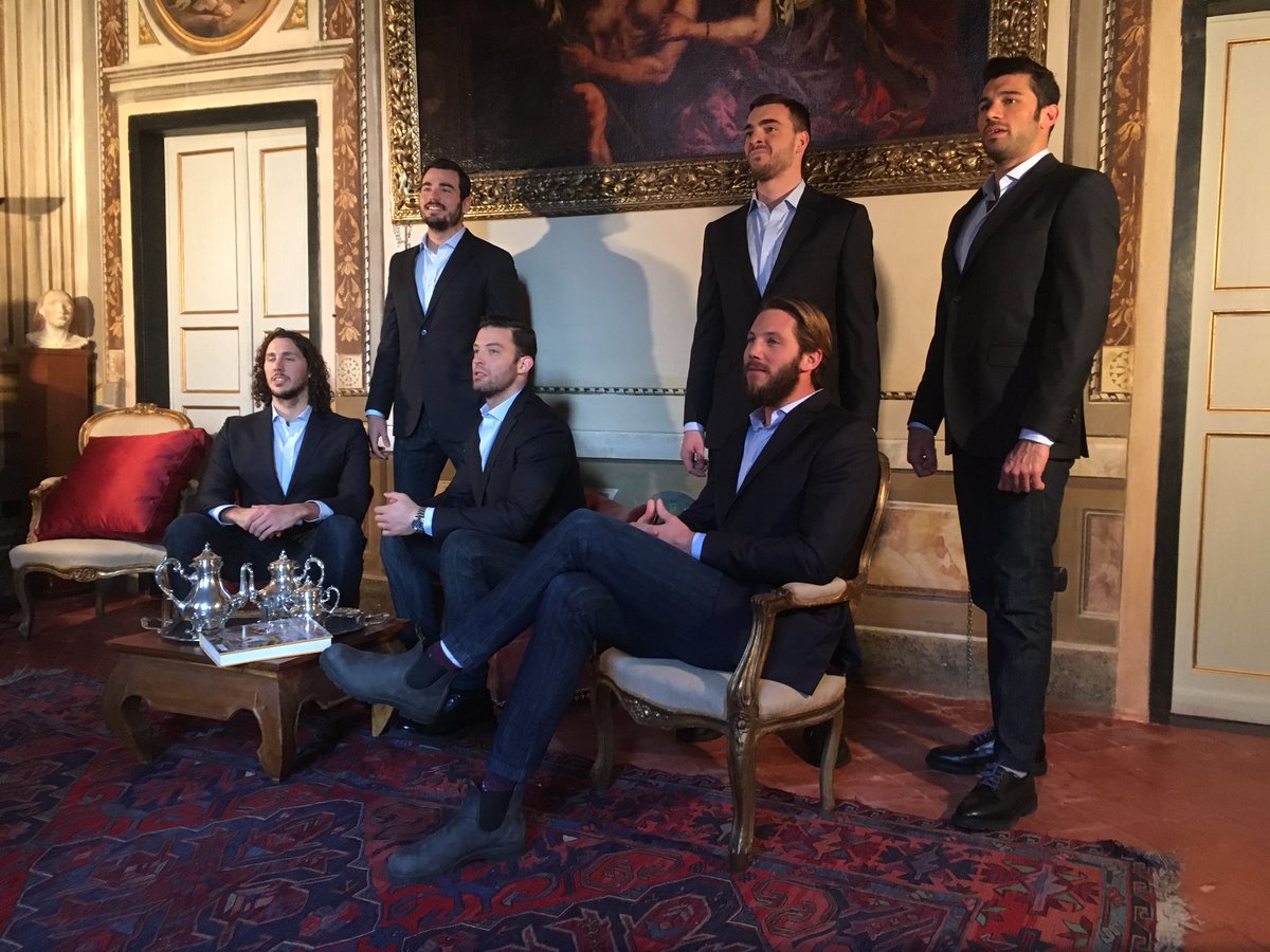 prorecco's tweet photo. 📸 Giornata di #shooting! Lo staff di #EquipeLab si sta prendendo cura dei nostri ragazzi.
@BoggiMilano #BoggiHeroes #LaStoffaDelCampione https://t.co/blXTTDy9RD