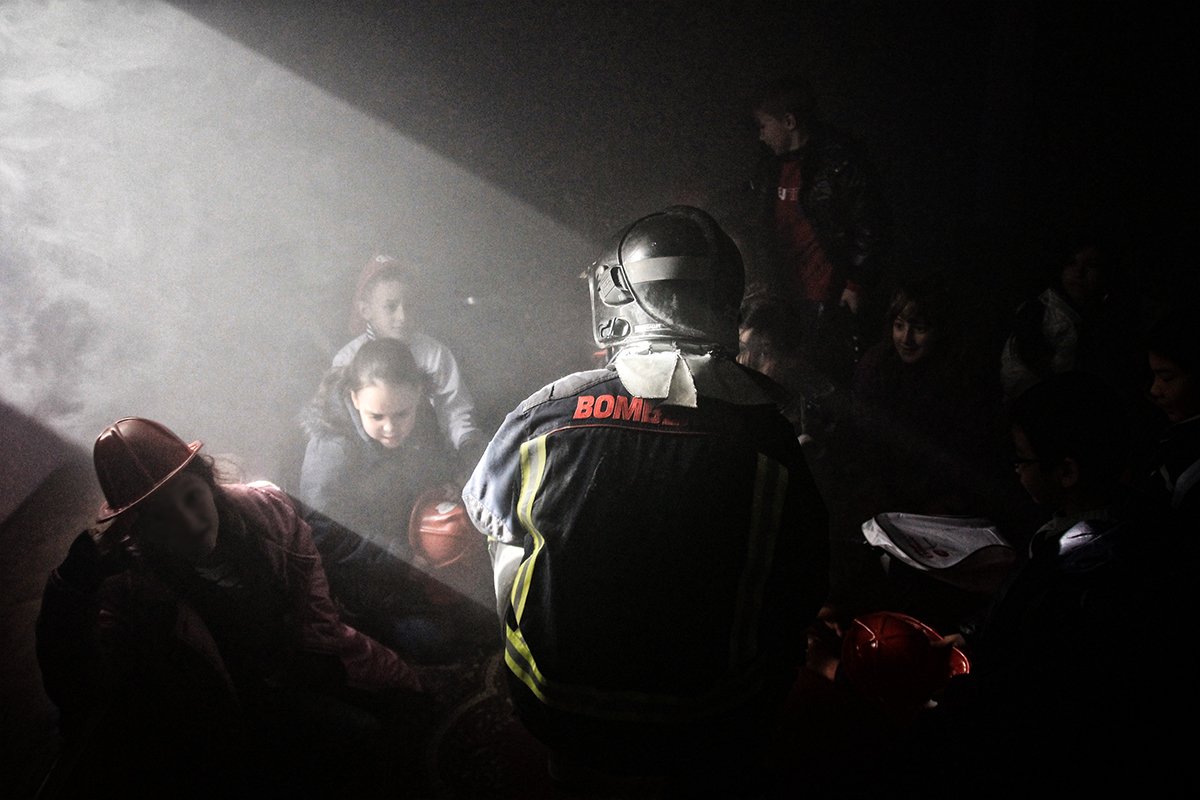SangregorioEXPO's tweet photo. Acabo de saber que me conceden una Mención de Honor en el II Concurso Nacional de Fotografía de Bomberos por esta foto. Muchas gracias a los organizadores #ClubSportiuBombers #Alacant y a #BomberosFuenlabrada dirigidos por @VctorManuelFdez que la hicieron posible. #Fuenlabrada https://t.co/0nQfe7WuxA