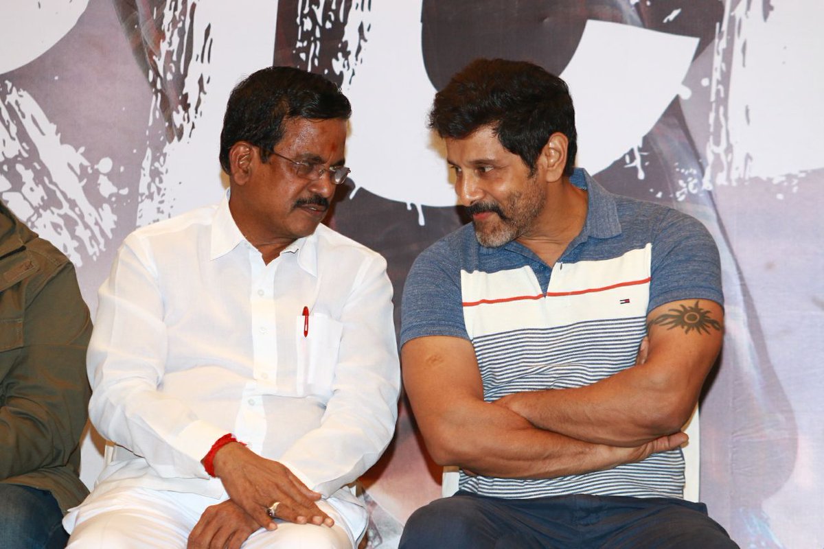 Dksview's tweet image. 💕 #SketchSuccessMeet Stills 👌

🔛 #Sketch #SketchPongal #Vikram 👌🎈